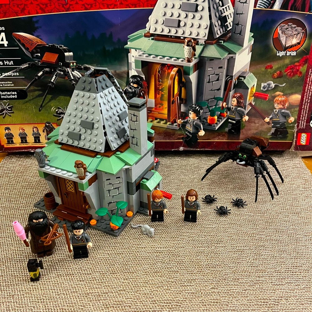 Lego Harry Potter Hagrid’s Hut 4738